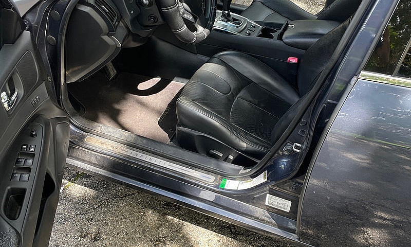Infiniti G37X Awd...