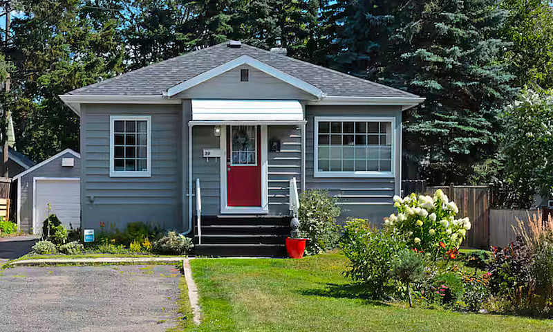 3 Bedroom Bungalow H...