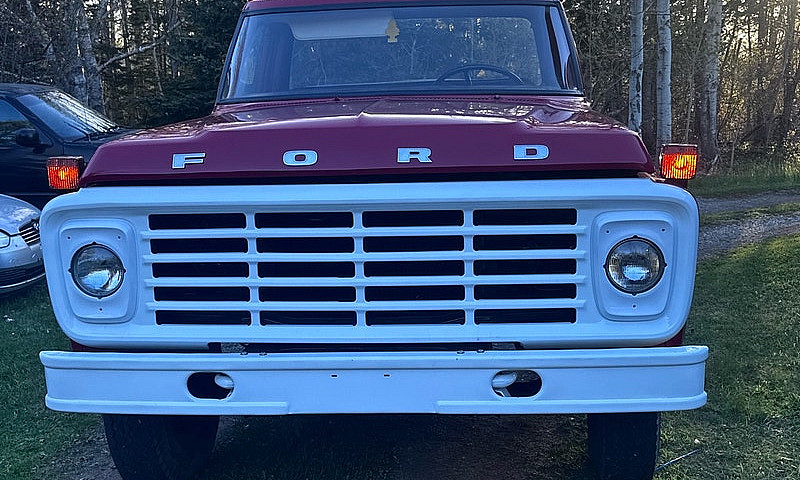 1974 Ford F-600...