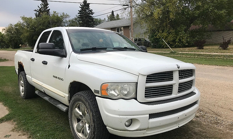 05 Dodge Ram 1500...