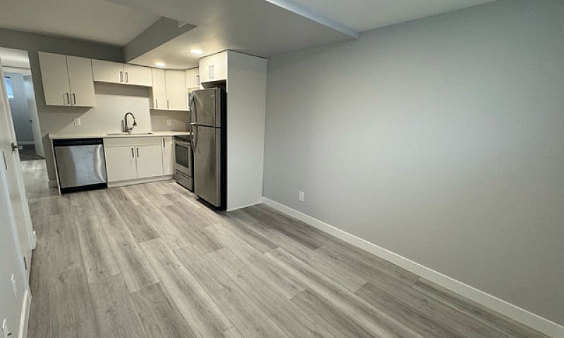 **2 Bed 1 Bath Lower...