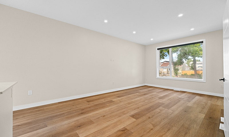 4 Bed, 2.5 Bath, New...