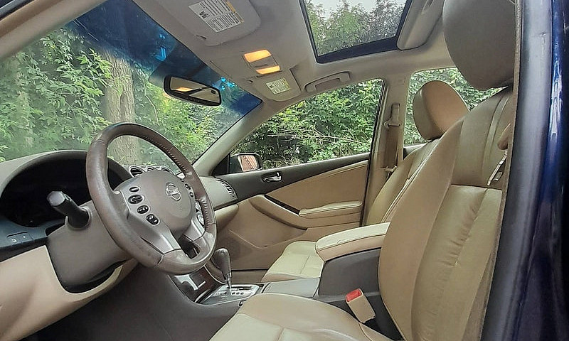 Nissan Altima   Cvt...
