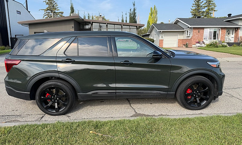 2022 Ford Explorer S...