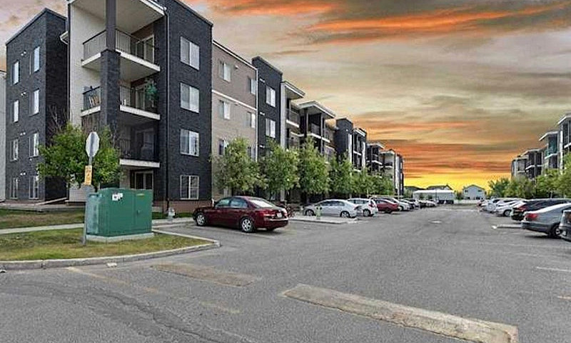 2 Bed 2 Bath Main Fl...