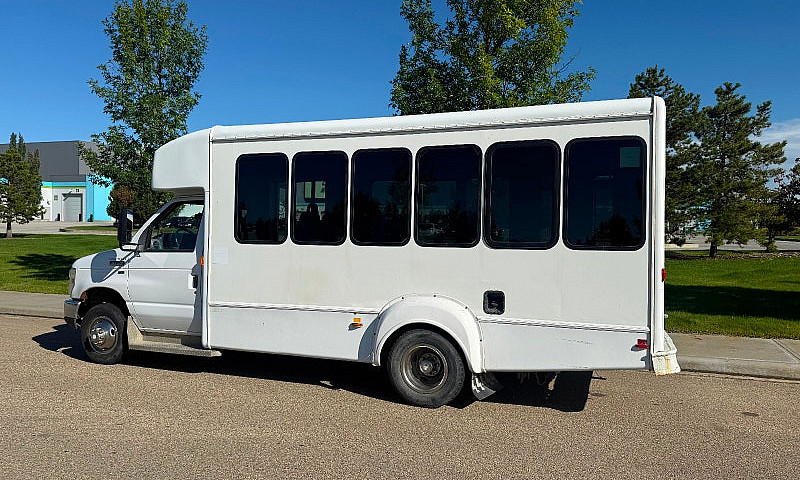 2010 Ford E350 11 Pa...