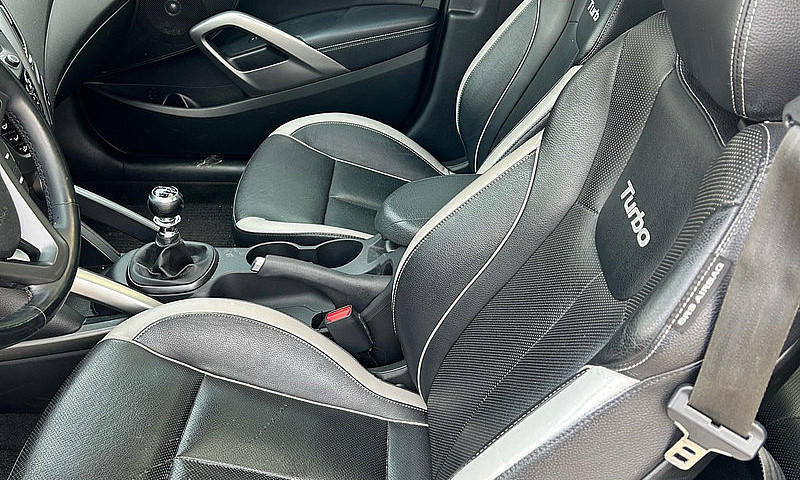 2015 Hyundai Veloste...