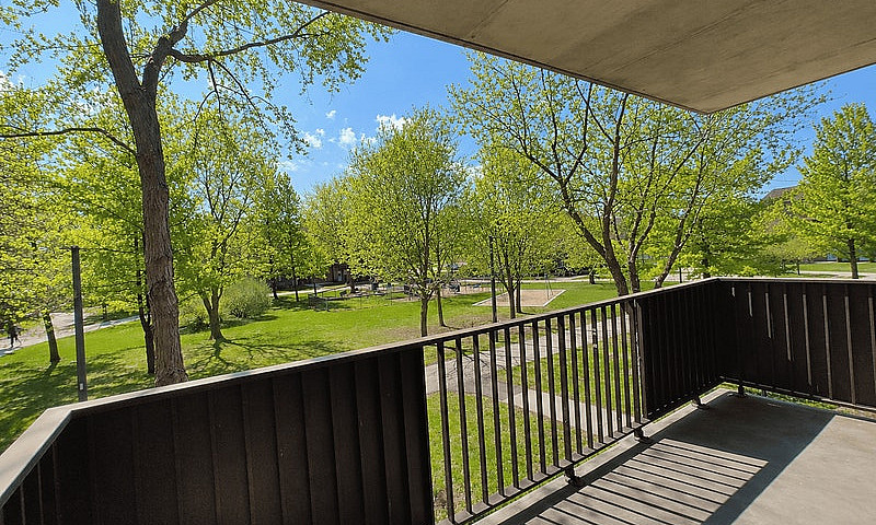 2 Bed - 1 Bath Apart...