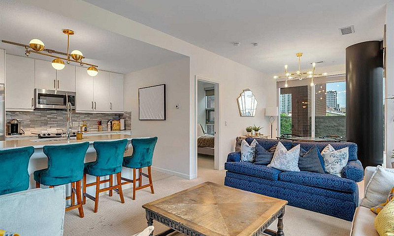 2 Bdrm Condo | Say H...