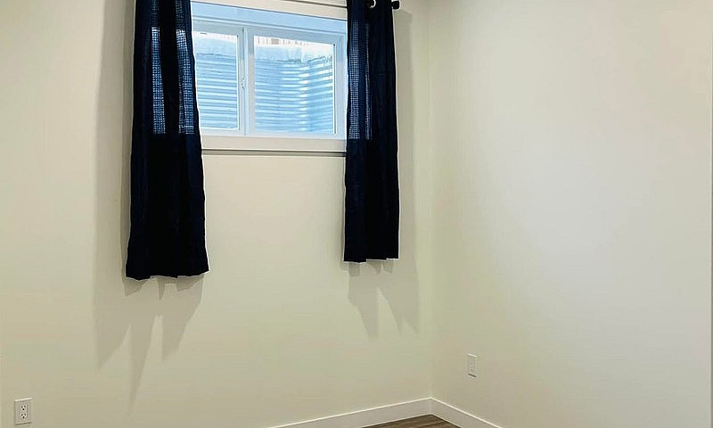 Basement Suite Lega...