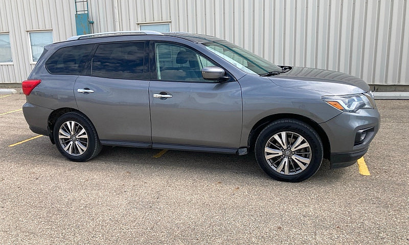 Nissan Pathfinder Sv...