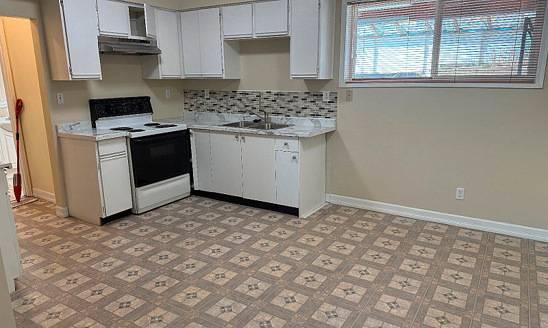 3 Bedroom Bsmt Suite...
