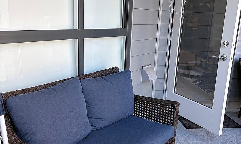 1 Bedroom & 1 Den Co...