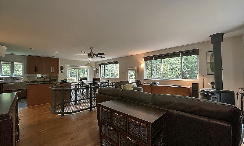 Bungalow | 4.41 Acre...