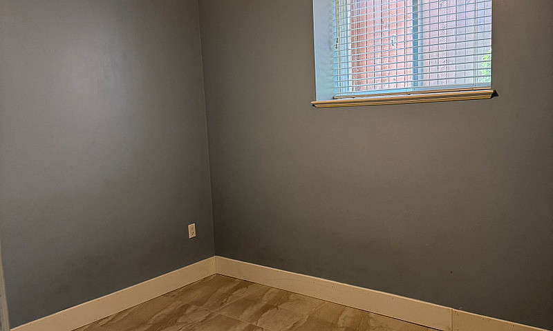 2 Bedroom Basement S...