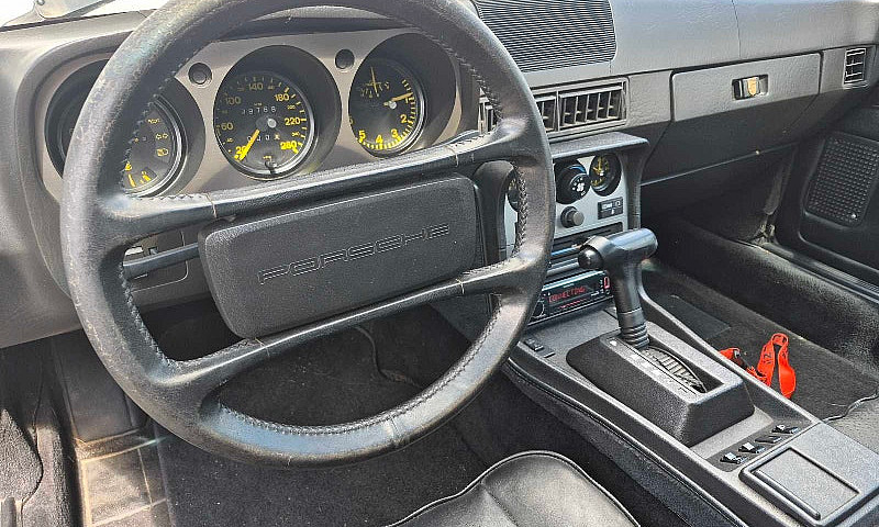 1985 Porsche 944 Cou...