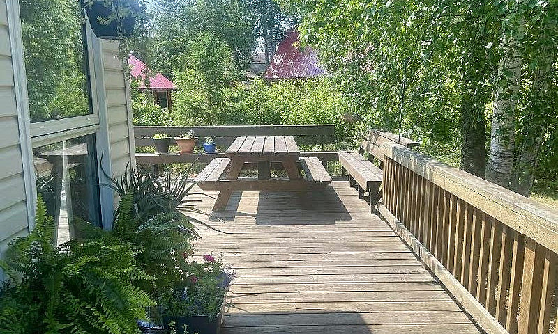 4 Season Cottage: Bu...