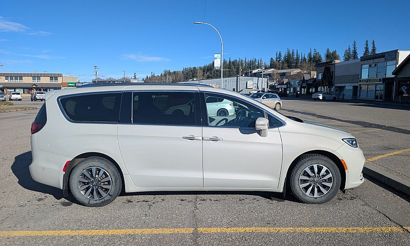 2021 Chrysler Pacifi...