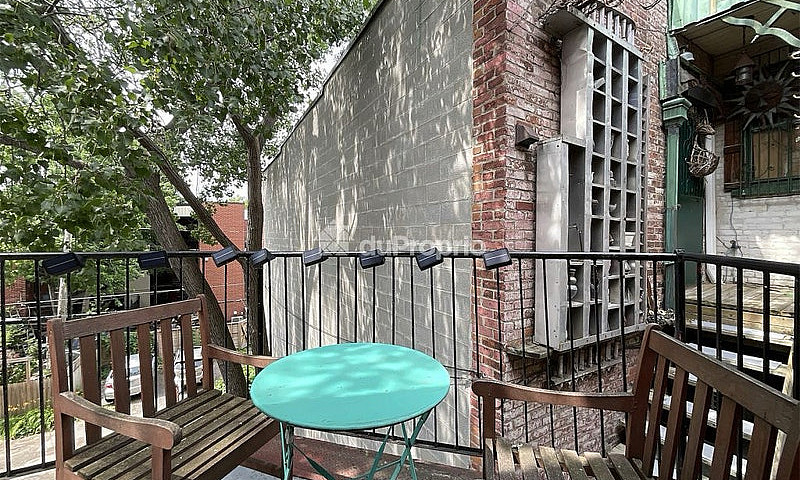 Large 1 Bedroom 1 Ba...