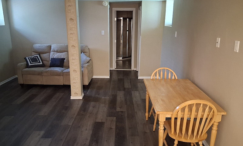 One Bdrm Basement Ap...