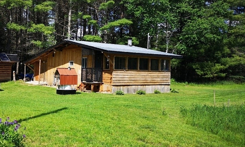 12 Acres , Plus Buil...