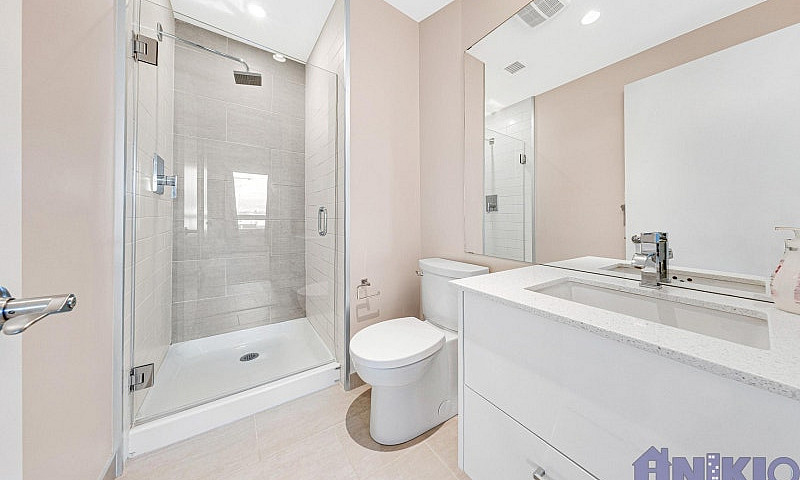 404 Avenue C South —...