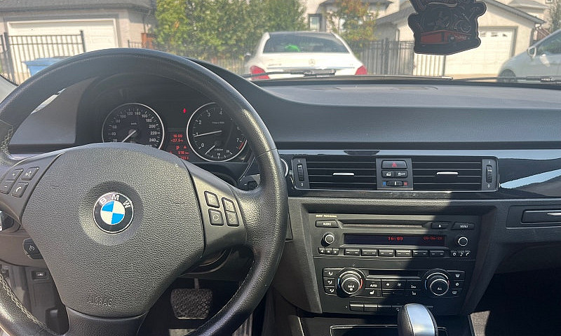 2011 Bmw 3 Series 32...