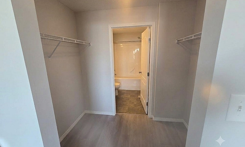 Quiet Top Floor Cond...
