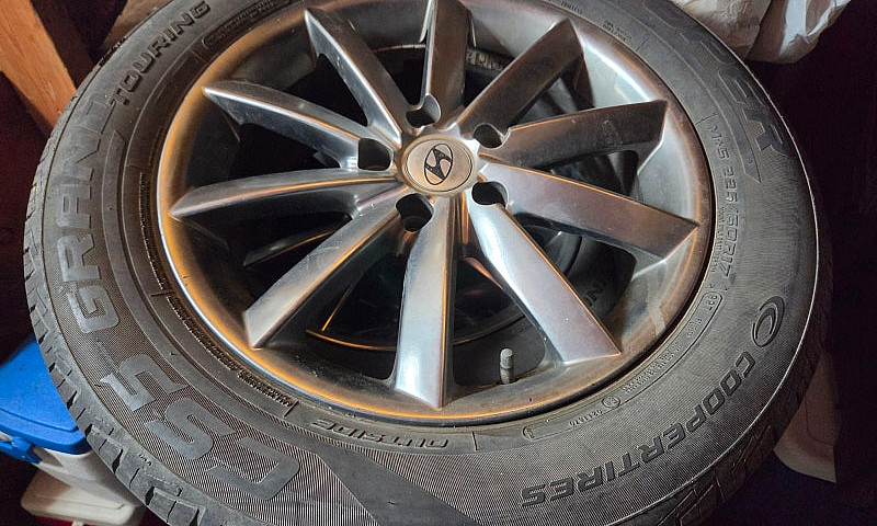 2014 Hyundai Tucson...