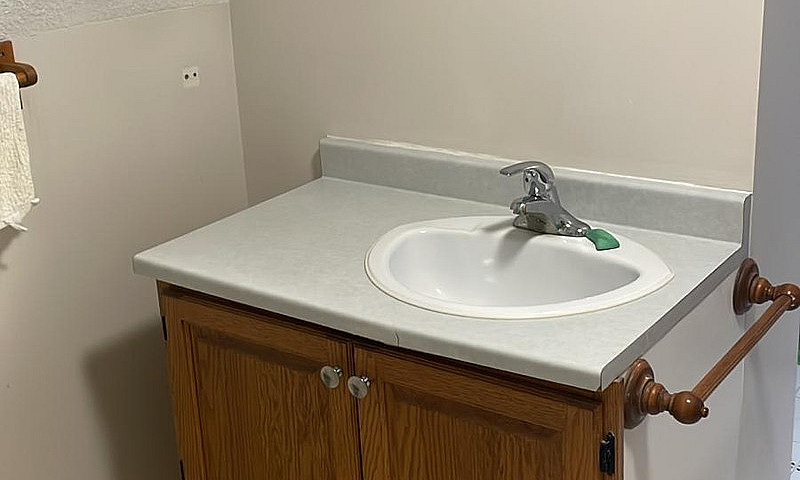 Clean & Cozy Suite F...