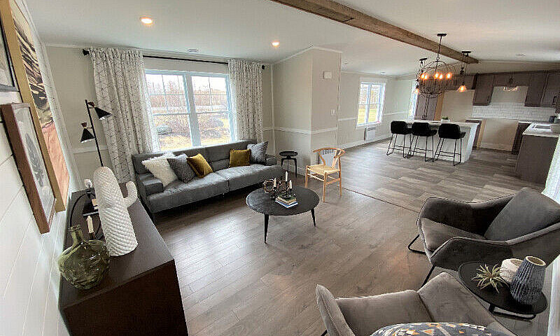 New 3 Bdrm Fancy Min...