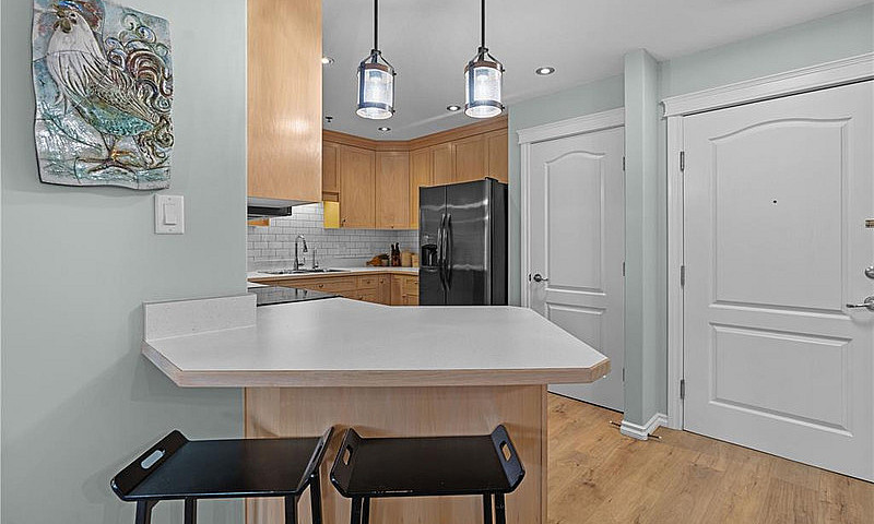 2 Bed 2 Bath Condo W...