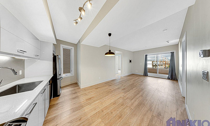 404 Avenue C South —...