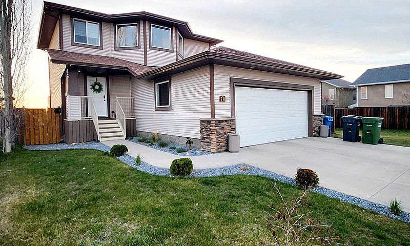 70 Larsen Crescent...