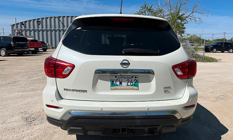 2017 Nissan Pathfind...