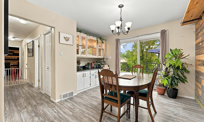 Cute Bungalow In Lac...