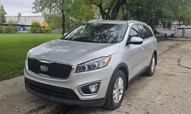 2016 Kia Sorento $7,...
