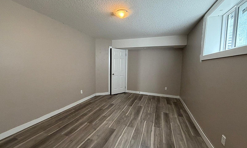 Spacious 2 Bedroom B...