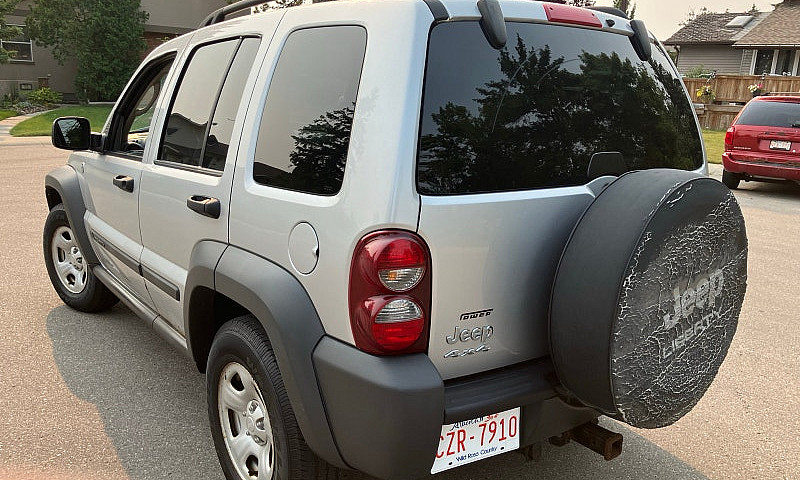 2006 Jeep Liberty 3....