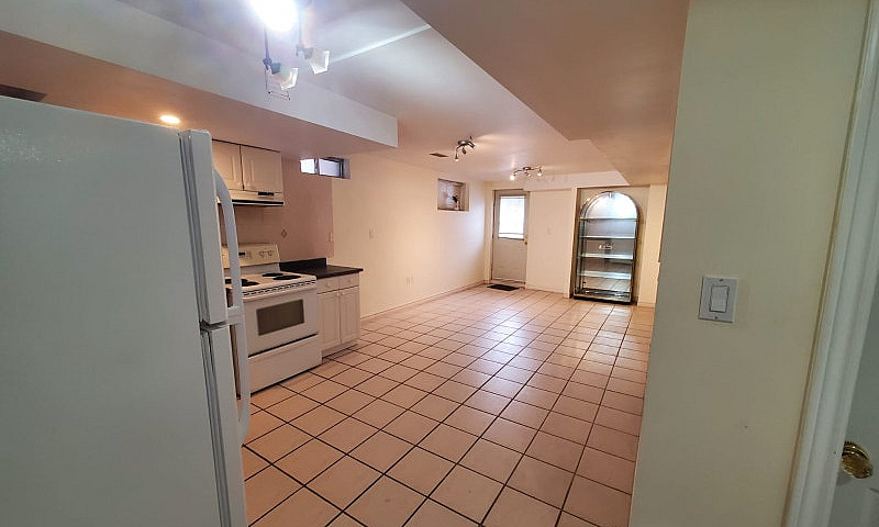 Walkout 2 Bedrooms G...