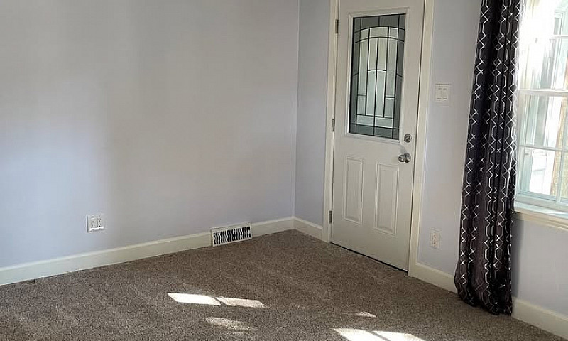 2 Bed  1/2 Bath Dupl...
