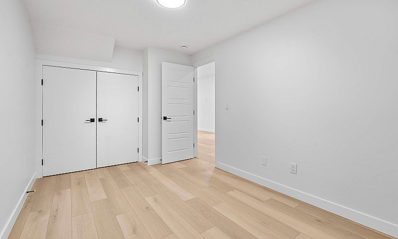 Room Available Immed...