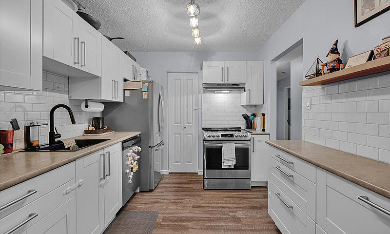 New On Mls  3 Br , 1...
