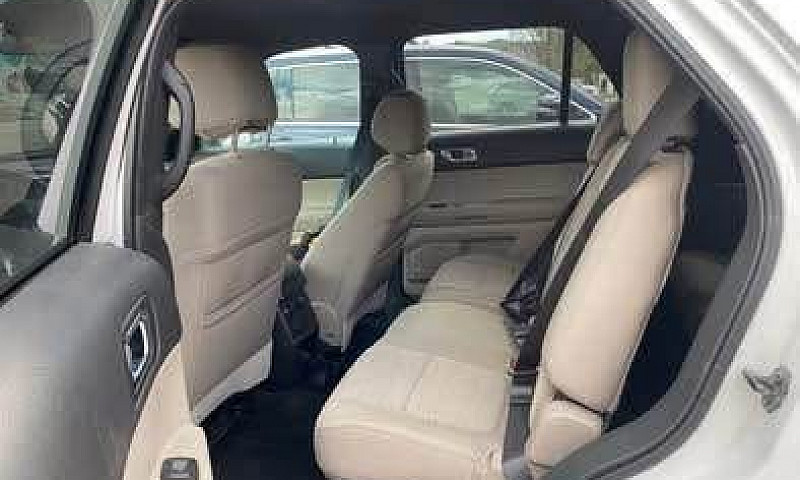 2013 Ford Explorer A...