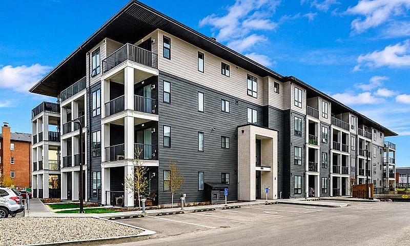 Legacy Encore Condo...