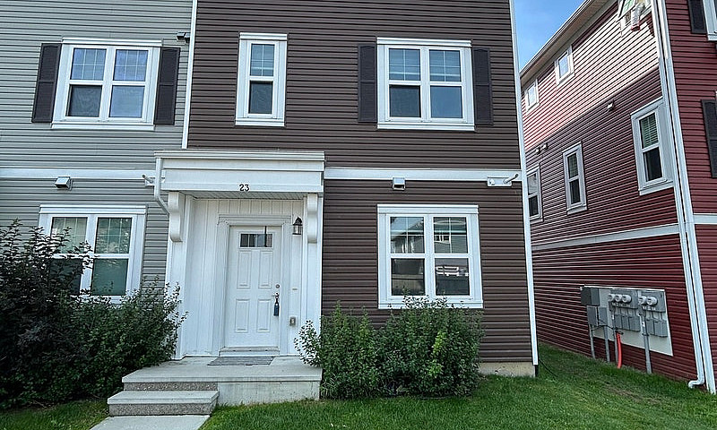 Town House For Sale ...