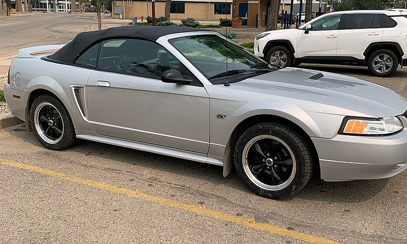 2000 Ford Mustang Gt...