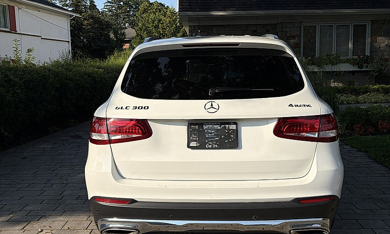 2016 Mercedes Glc-30...