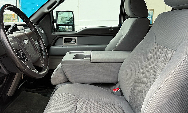 2011 Ford F150 4X4 5...