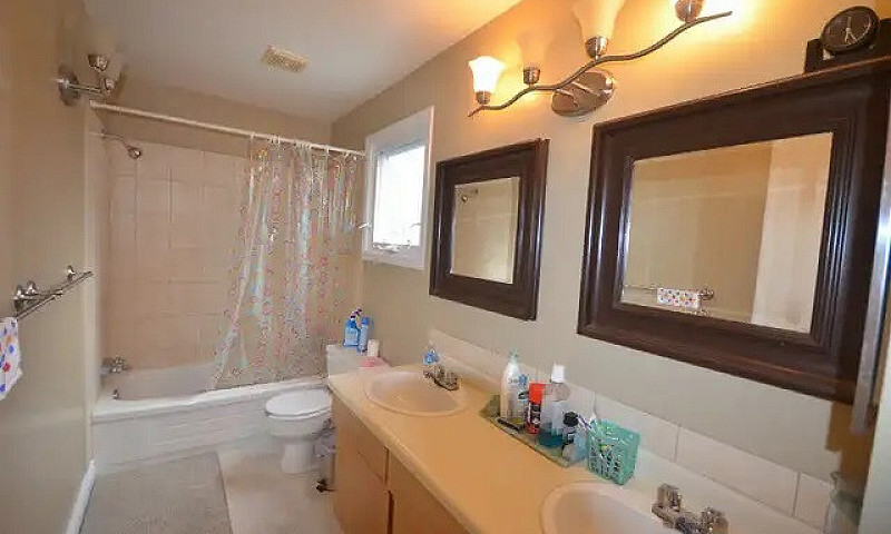 4-Bedroom Townhouse ...